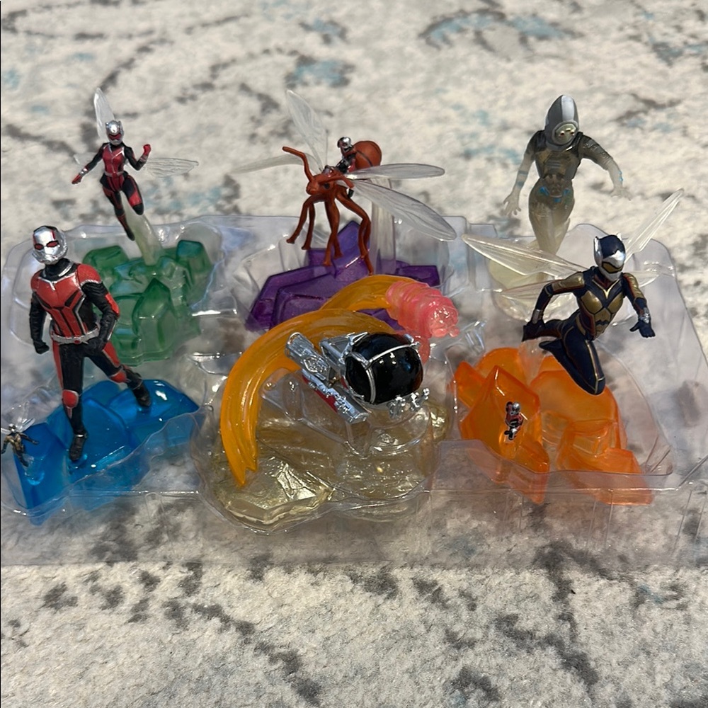 Disney Marvel Ant-Man and The Wasp Figure Play Set